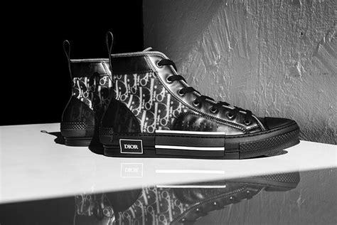 dior b31|dior b23 black and white.